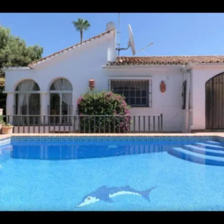 -pool - At 300 M فيلة